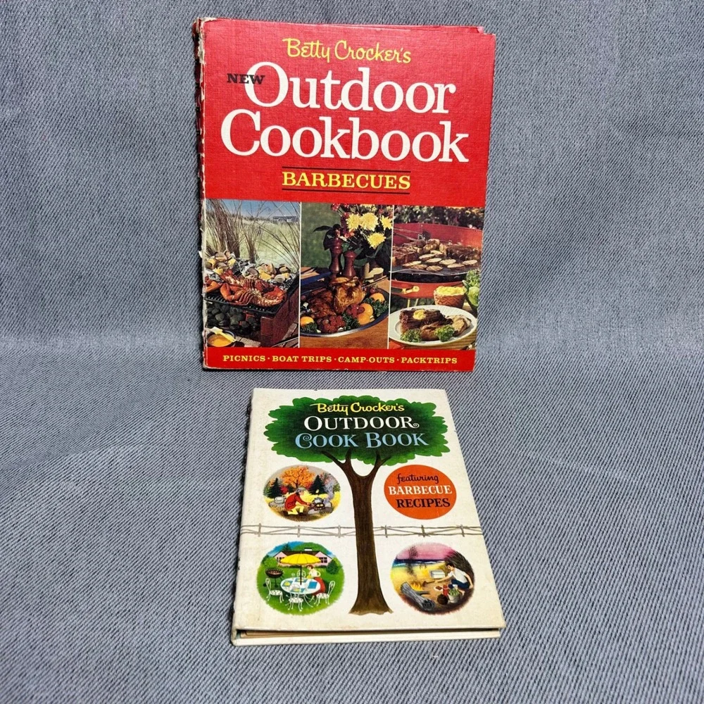 Betty Crocker Vintage Outdoor Cook Book Set 2pc Red White Barbecue Recipes